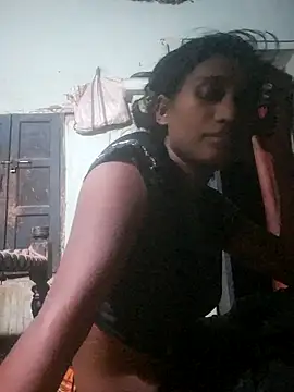 Snapshot of desiwife123coupl chatting on June 20, 5:05 pm desiwife123coupl online show from June 20, 5:05 pm