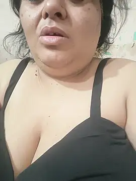 Snapshot of simranjeet_kaur69 chatting on June 4, 11:22 pm simranjeet kaur69 online show from June 4, 11:22 pm