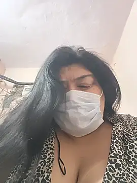 Snapshot of simranjeet_kaur69 chatting on July 15, 1:44 am simranjeet kaur69 online show from July 15, 1:44 am