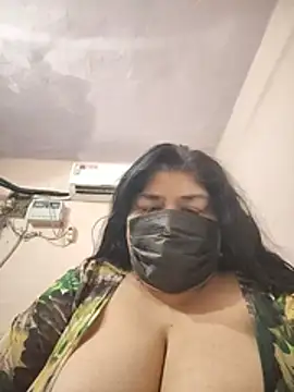 Snapshot of simranjeet_kaur69 chatting on August 9, 10:04 pm simranjeet kaur69 online show from August 9, 10:04 pm