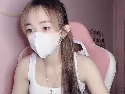 Snapshot of Alee8668 chatting on July 17, 5:07 pm Alee8668 online show from July 17, 5:07 pm