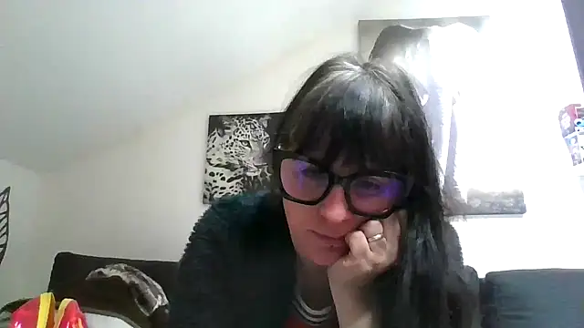 Snapshot of sexujuly88 chatting on June 11, 7:17 am sexujuly88 online show from June 11, 7:17 am