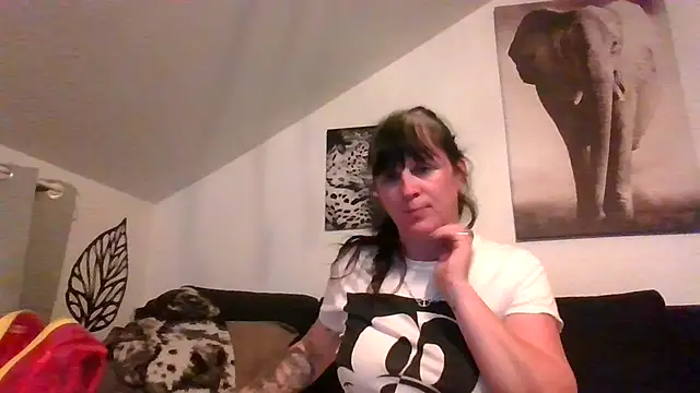 Snapshot of sexujuly88 chatting on June 19, 9:18 pm sexujuly88 online show from June 19, 9:18 pm