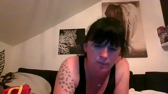 Snapshot of sexujuly88 chatting on June 24, 9:25 pm sexujuly88 online show from June 24, 9:25 pm