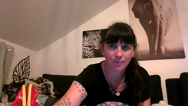 Snapshot of sexujuly88 chatting on July 29, 9:13 pm sexujuly88 online show from July 29, 9:13 pm