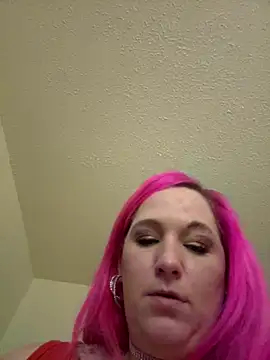 DanielleVineyard online show from June 28, 5:35 am