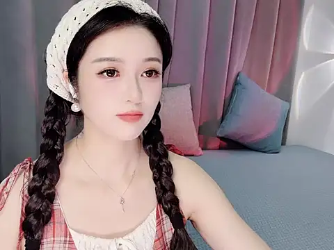 Snapshot of Momo-Wow chatting on June 4, 6:19 am Momo-Wow online show from June 4, 6:19 am