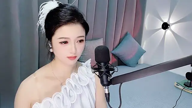 Snapshot of Momo-Wow chatting on June 17, 6:16 am Momo-Wow online show from June 17, 6:16 am