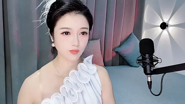 Snapshot of Momo-Wow chatting on July 2, 5:57 am Momo-Wow online show from July 2, 5:57 am