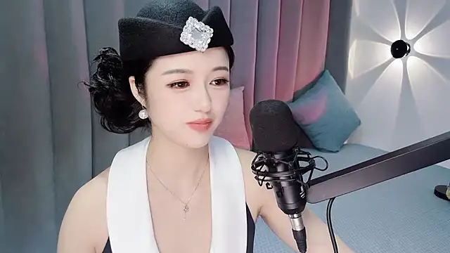 Snapshot of Momo-Wow chatting on July 7, 7:23 am Momo-Wow online show from July 7, 7:23 am