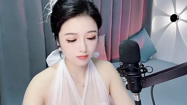 Snapshot of Momo-Wow chatting on July 9, 5:55 am Momo-Wow online show from July 9, 5:55 am
