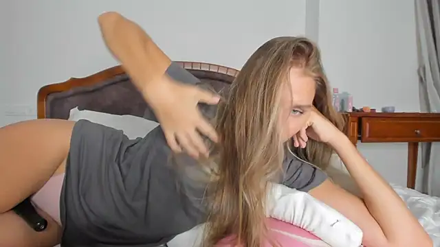 SofiClimbing online show from October 13, 3:56 pm