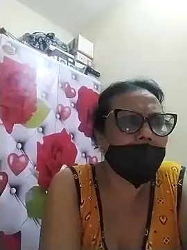 Snapshot of chatterjeesayani567 chatting on June 15, 6:32 pm chatterjeesayani567 online show from June 15, 6:32 pm