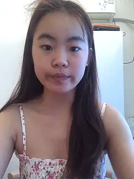 Snapshot of YiYi5520 chatting on June 4, 7:25 am YiYi5520 online show from June 4, 7:25 am