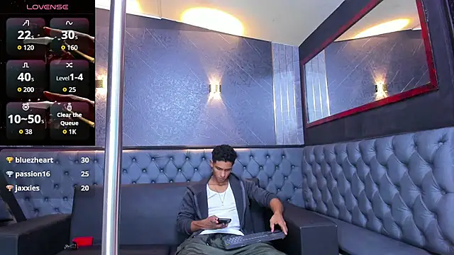 Snapshot of Yoel_Blessed chatting on July 13, 11:35 am Yoel Blessed online show from July 13, 11:35 am