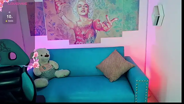 Snapshot of violetta_4m chatting on June 26, 1:04 pm violetta 4m online show from June 26, 1:04 pm