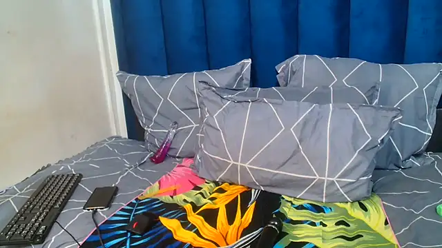 Snapshot of Goldenbutchy23 chatting on June 27, 7:35 am Goldenbutchy23 online show from June 27, 7:35 am