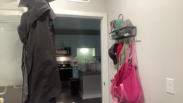 maddiliz online show from October 27, 5:06 pm