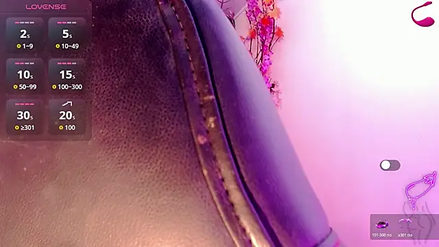 Snapshot of Honey_Balenciaga chatting on June 11, 7:12 pm Honey Balenciaga online show from June 11, 7:12 pm