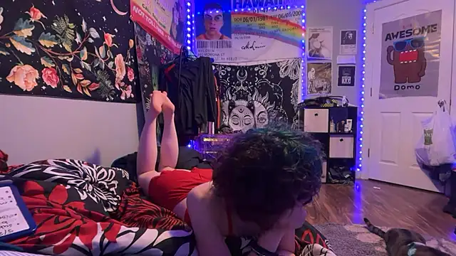 Snapshot of petitewhitebaee chatting on June 21, 5:32 am petitewhitebaee online show from June 21, 5:32 am