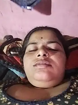 Snapshot of HOpooja356l chatting on June 7, 3:27 pm HOpooja356l online show from June 7, 3:27 pm