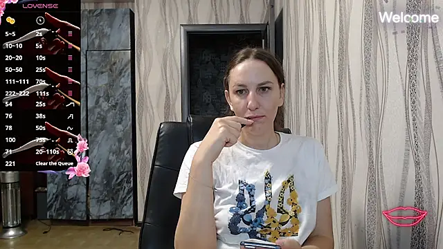 Snapshot of Yevgeshka-Milashka chatting on October 25, 5:26 am Yevgeshka-Milashka online show from October 25, 5:26 am