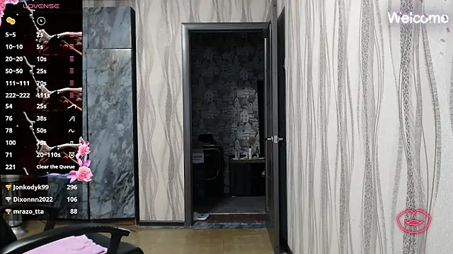 Snapshot of Yevgeshka-Milashka chatting on October 27, 6:50 am Yevgeshka-Milashka online show from October 27, 6:50 am