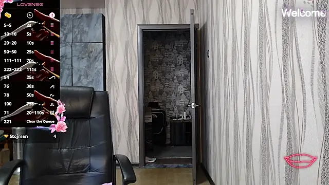 Snapshot of Yevgeshka-Milashka chatting on October 28, 7:12 am Yevgeshka-Milashka online show from October 28, 7:12 am