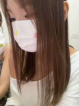 Snapshot of QIQI-QIQI-01 chatting on July 1, 12:18 pm QIQI-QIQI-01 online show from July 1, 12:18 pm