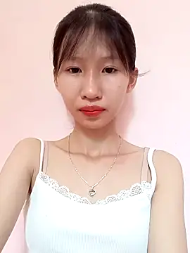 Snapshot of Abi_girl12 chatting on July 2, 5:02 am Abi girl12 online show from July 2, 5:02 am