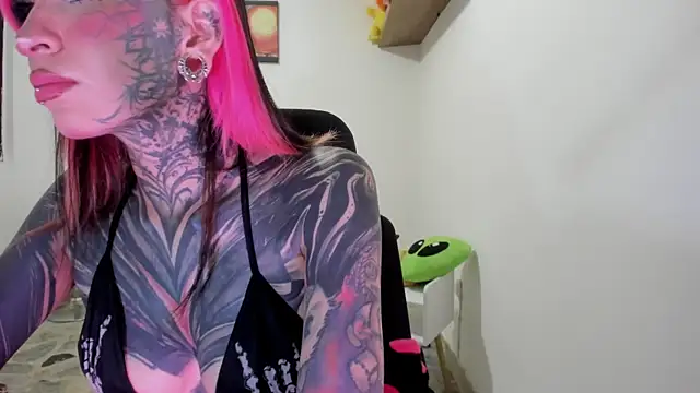 Snapshot of Nickidoll66_ chatting on July 5, 3:23 am Nickidoll66 online show from July 5, 3:23 am