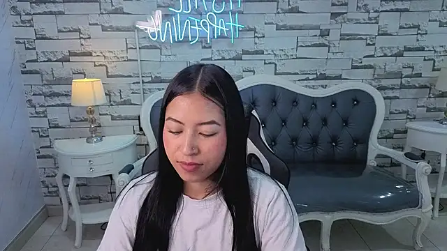lia x a online show from June 3, 12:52 pm