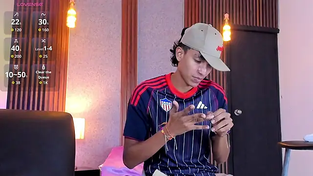 Snapshot of myke_tucker chatting on July 15, 1:38 pm myke tucker online show from July 15, 1:38 pm