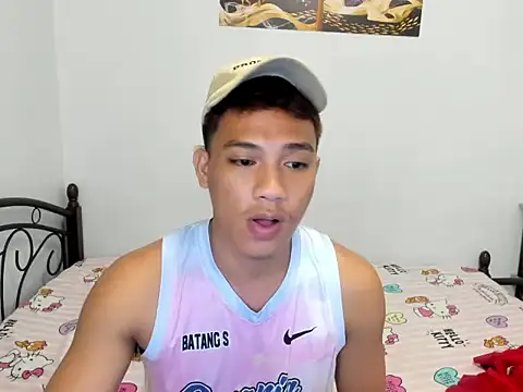 urfucker vinz online show from June 8, 3:23 pm