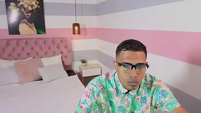 Snapshot of theo_steel_ chatting on June 6, 1:27 pm theo steel online show from June 6, 1:27 pm