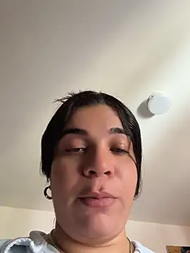 Siri Luxx online show from June 25, 4:11 pm