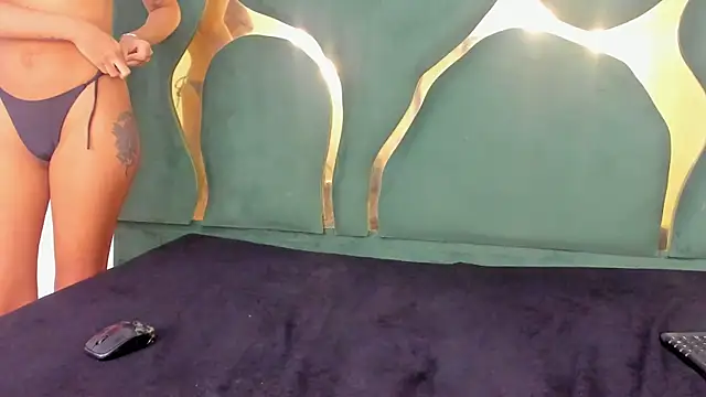 Snapshot of Mila_petiteasm chatting on June 5, 12:55 pm Mila petiteasm online show from June 5, 12:55 pm