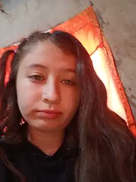 Snapshot of estrella_348 chatting on June 11, 3:54 pm estrella 348 online show from June 11, 3:54 pm