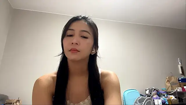 Snapshot of JulianaLusardi chatting on June 5, 5:03 am JulianaLusardi online show from June 5, 5:03 am