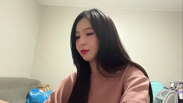 Snapshot of JulianaLusardi chatting on June 6, 5:17 pm JulianaLusardi online show from June 6, 5:17 pm