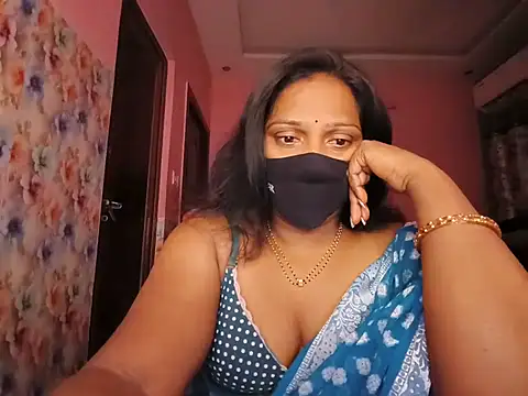 Snapshot of Meenakshy chatting on July 12, 2:41 pm Meenakshy online show from July 12, 2:41 pm