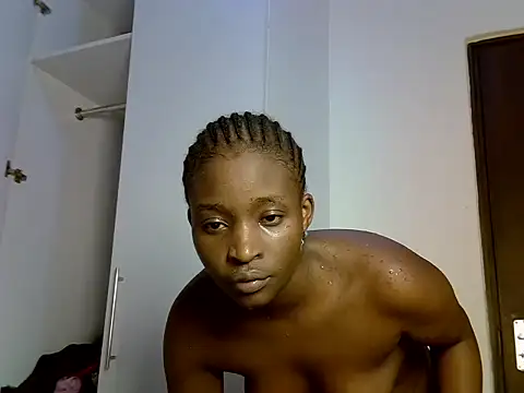 Snapshot of Melahnyn chatting on June 7, 10:35 pm Melahnyn online show from June 7, 10:35 pm