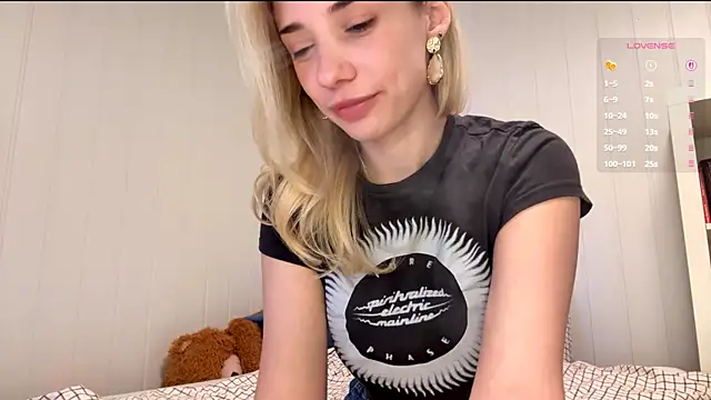 Snapshot of OlyMayer chatting on July 14, 9:14 am OlyMayer online show from July 14, 9:14 am