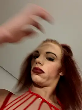 Snapshot of translady19 chatting on June 10, 5:34 pm translady19 online show from June 10, 5:34 pm