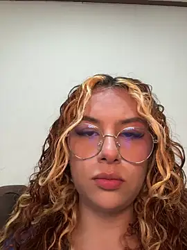 Snapshot of Joyce-fire chatting on June 24, 6:51 pm Joyce-fire online show from June 24, 6:51 pm