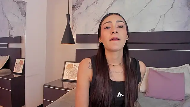Snapshot of SelenaRose_ chatting on June 10, 1:21 pm SelenaRose online show from June 10, 1:21 pm