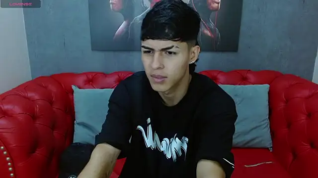 Snapshot of Axel_Mendozaa chatting on June 8, 4:29 pm Axel Mendozaa online show from June 8, 4:29 pm