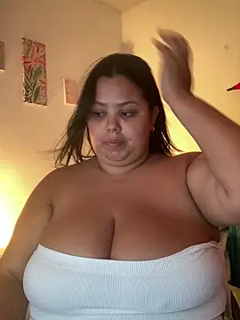 Snapshot of jasminboobs_4 chatting on June 6, 11:04 am jasminboobs 4 online show from June 6, 11:04 am