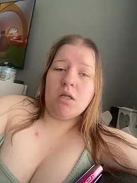 Snapshot of Curvy_Vanilla chatting on June 9, 9:21 am Curvy Vanilla online show from June 9, 9:21 am