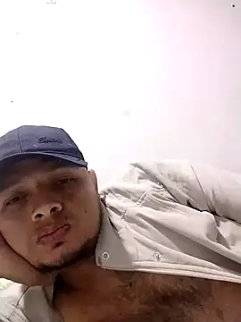 Snapshot of EnzoDesire chatting on July 13, 8:17 am EnzoDesire online show from July 13, 8:17 am
